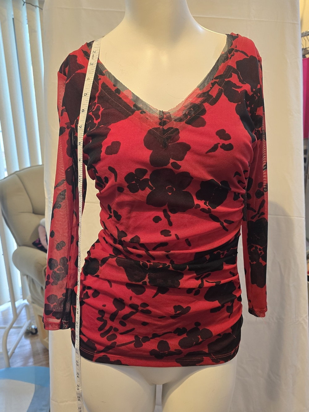 International Concepts Red Black Floral Ruched Long Sleeve Size Medium Like New